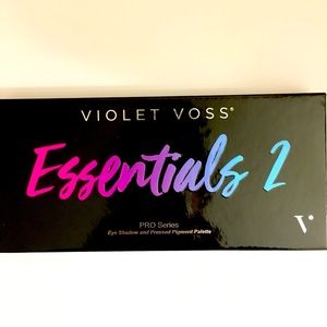 Never Used Violet Voss Essentials 2